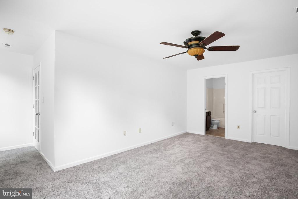 10429 HUTCHISON LANE