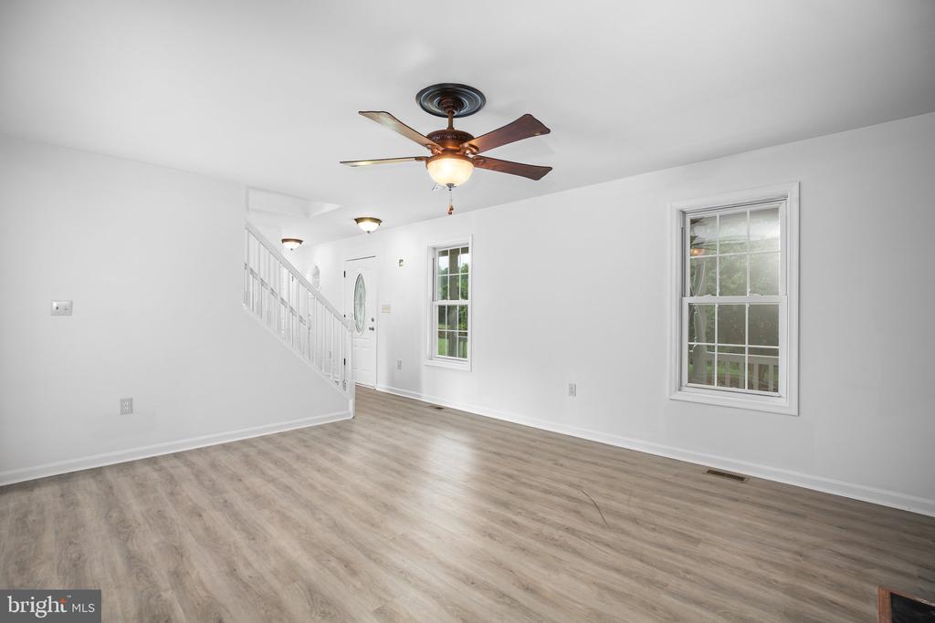 10429 HUTCHISON LANE
