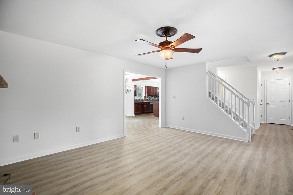 10429 HUTCHISON LANE