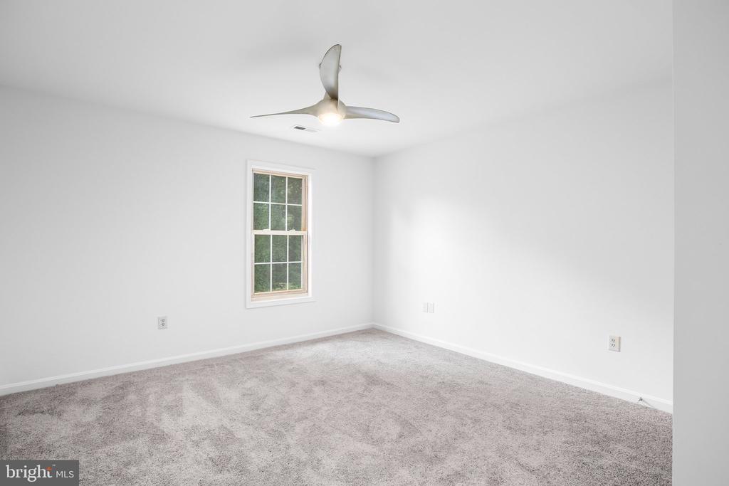 10429 HUTCHISON LANE