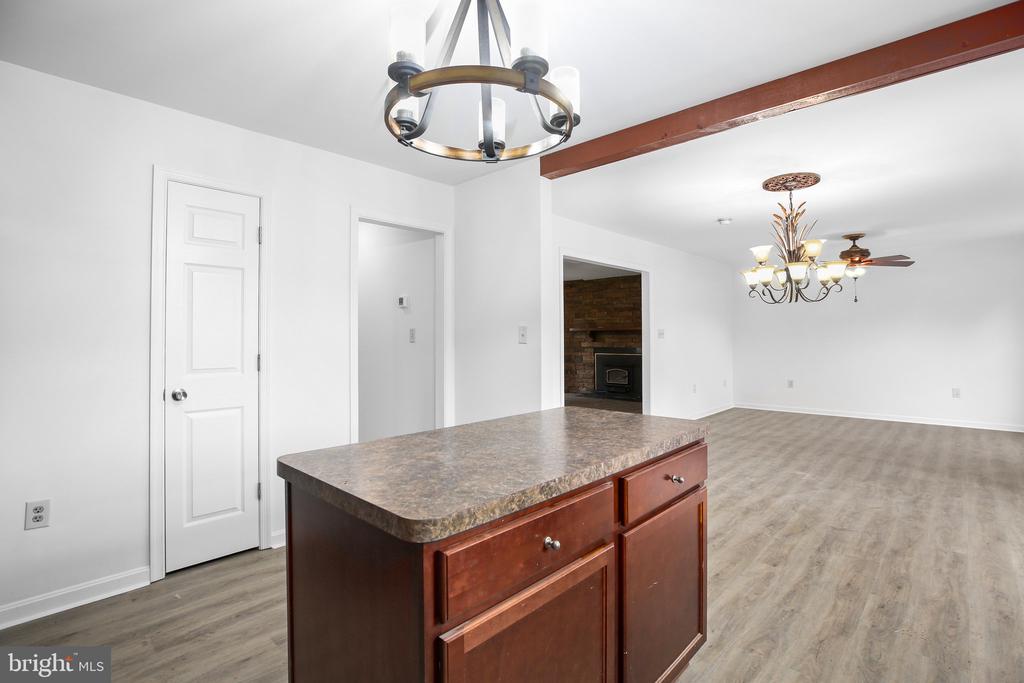 10429 HUTCHISON LANE