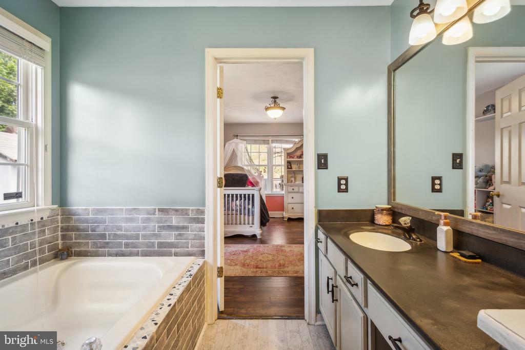 9165 CODY LANE
