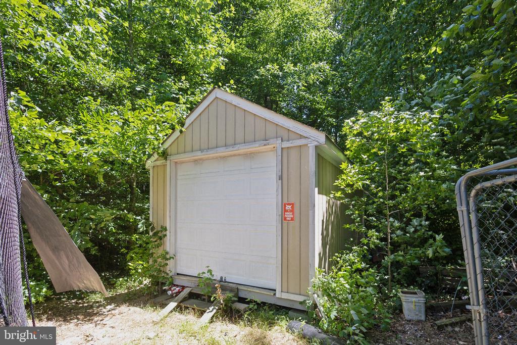 9165 CODY LANE