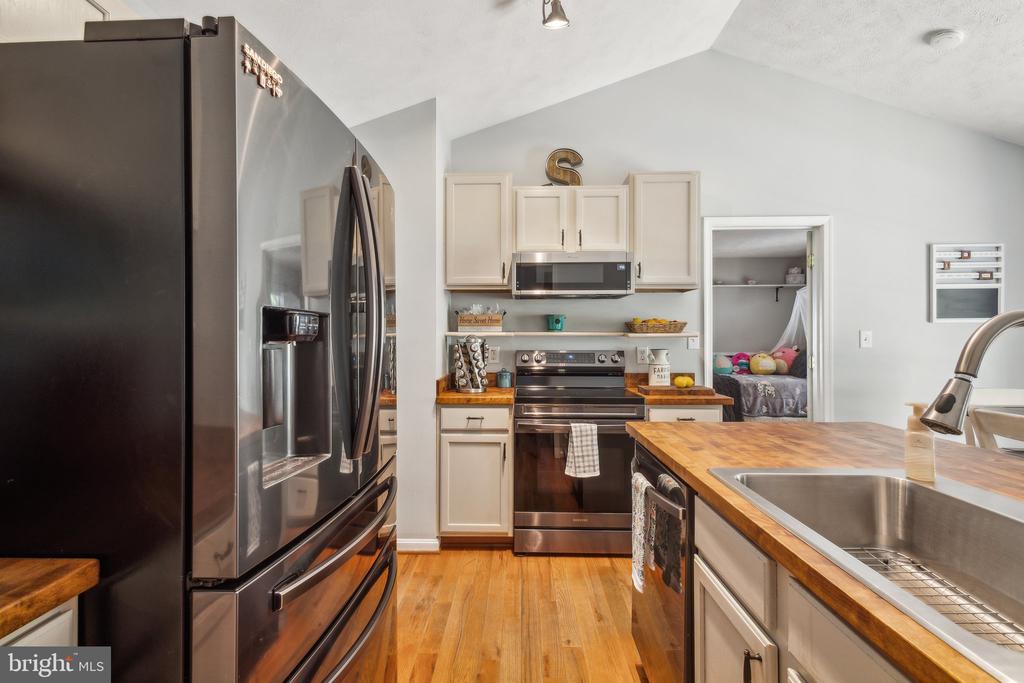 9165 CODY LANE