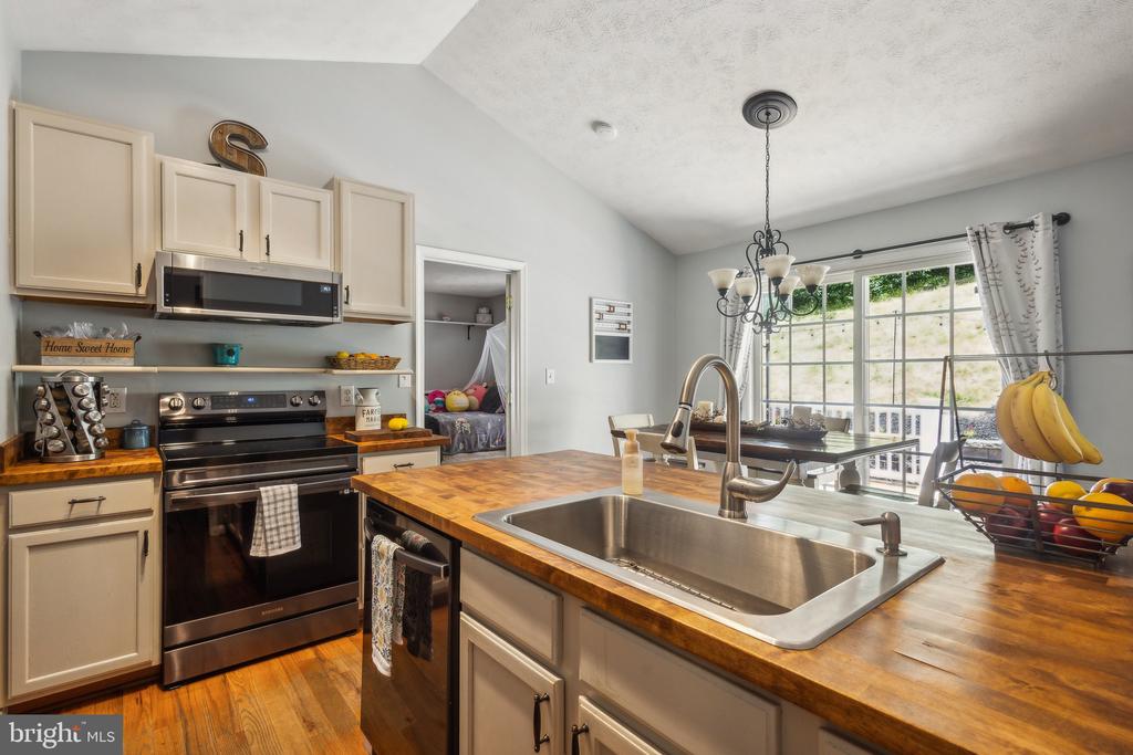 9165 CODY LANE
