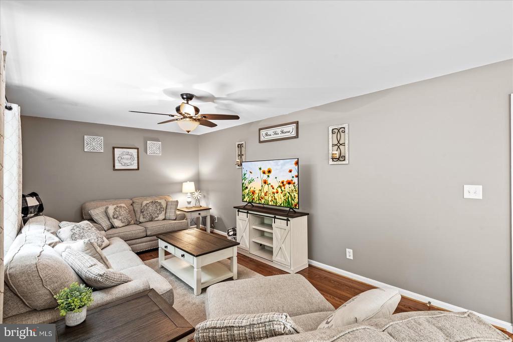 8487 REAGAN DRIVE