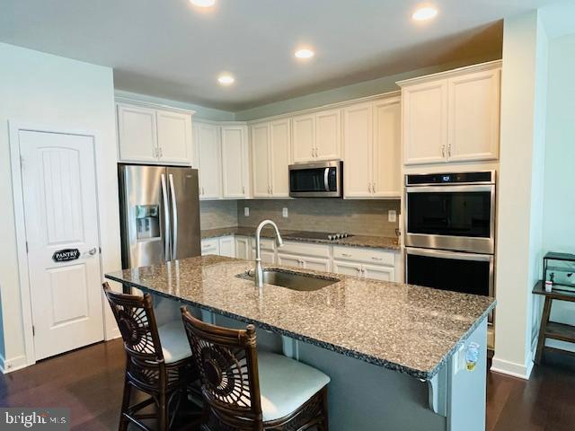 6088 HOBART CIRCLE