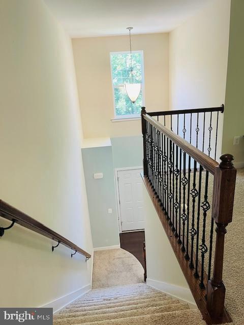 6088 HOBART CIRCLE