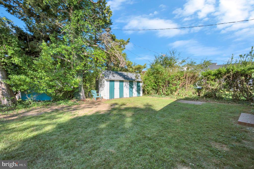 6086 4TH STREET