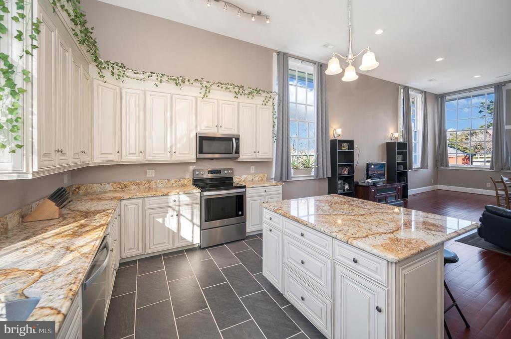 4239 GREEN HEIGHTS LANE