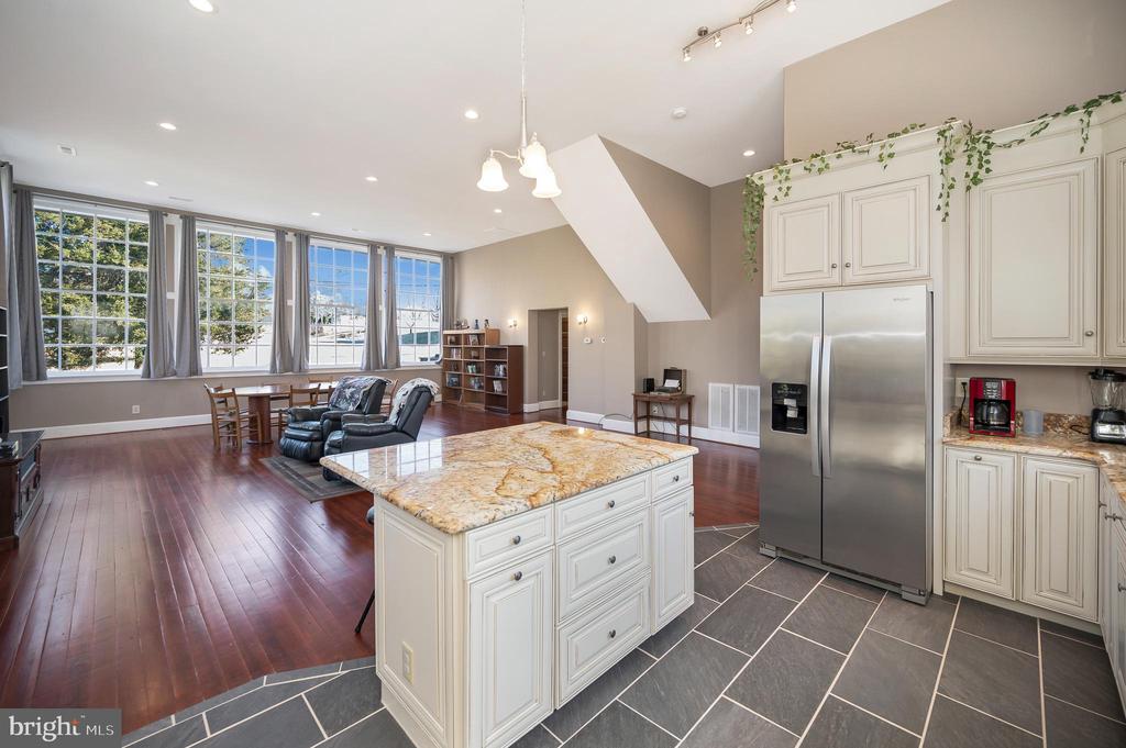 4239 GREEN HEIGHTS LANE