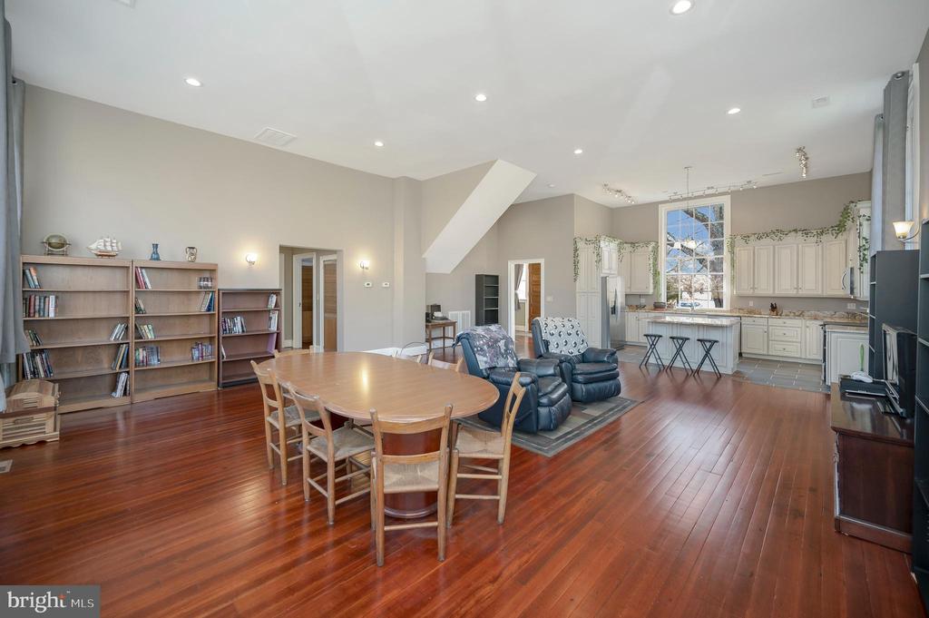 4239 GREEN HEIGHTS LANE