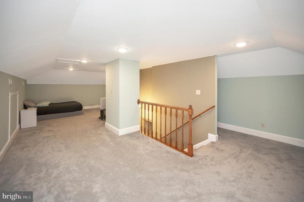 4239 GREEN HEIGHTS LANE