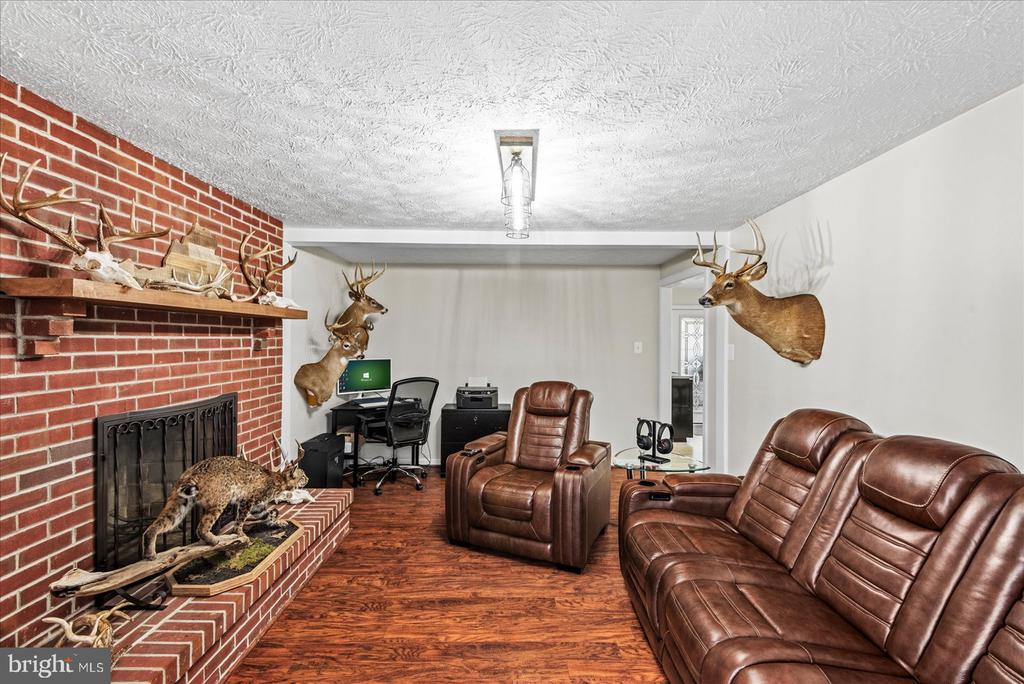 10367 WALKERS LANE