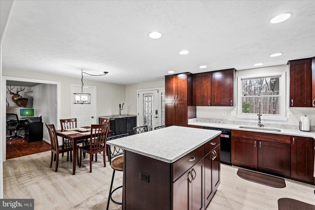 10367 WALKERS LANE
