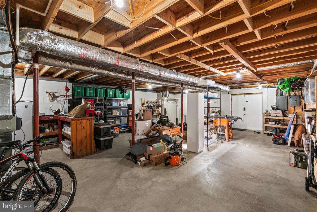 10367 WALKERS LANE