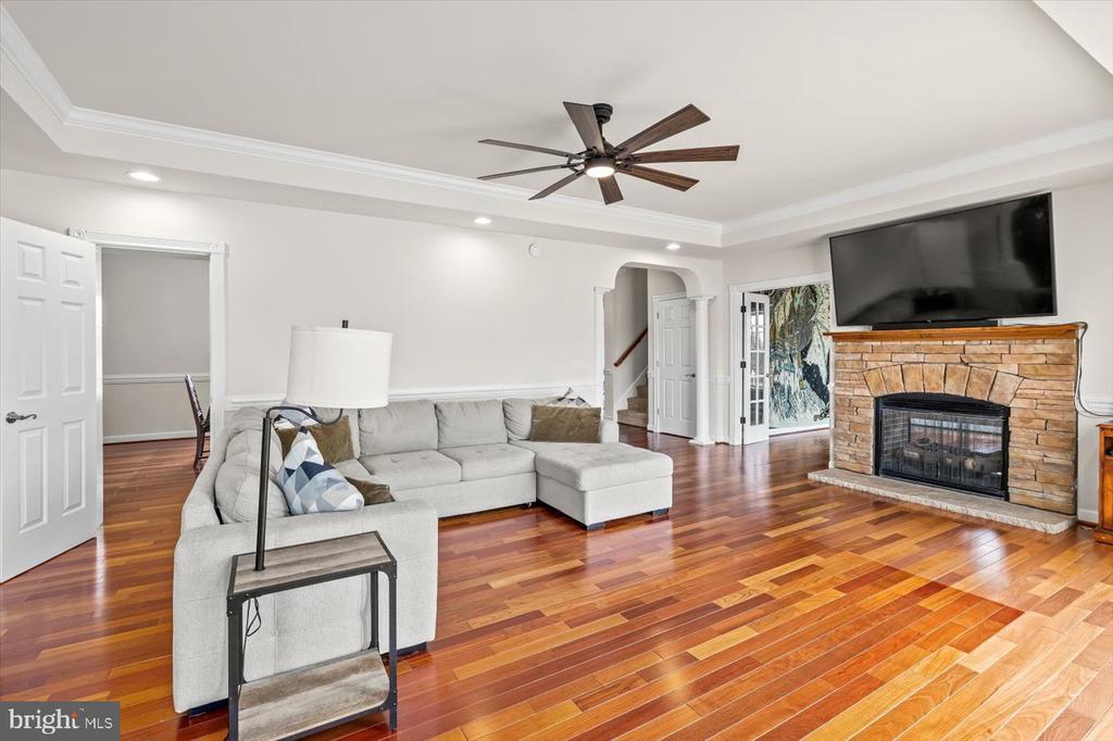 4387 DEEP COVE LANDING