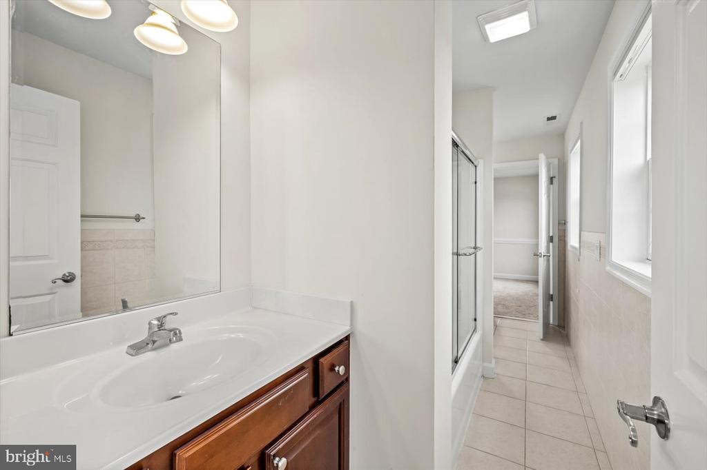 4387 DEEP COVE LANDING