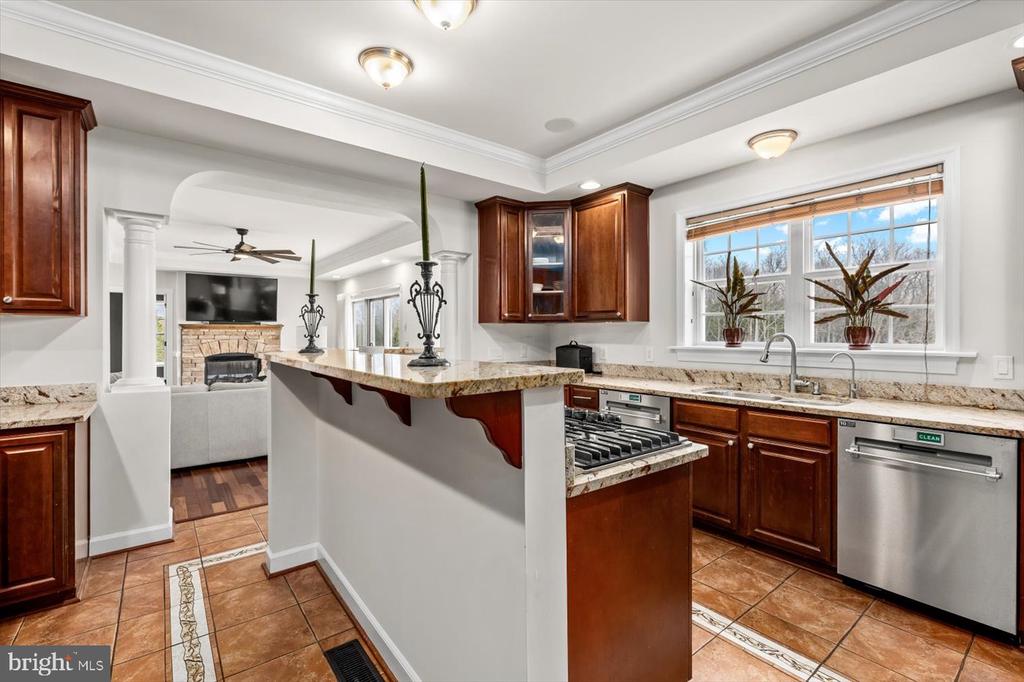 4387 DEEP COVE LANDING