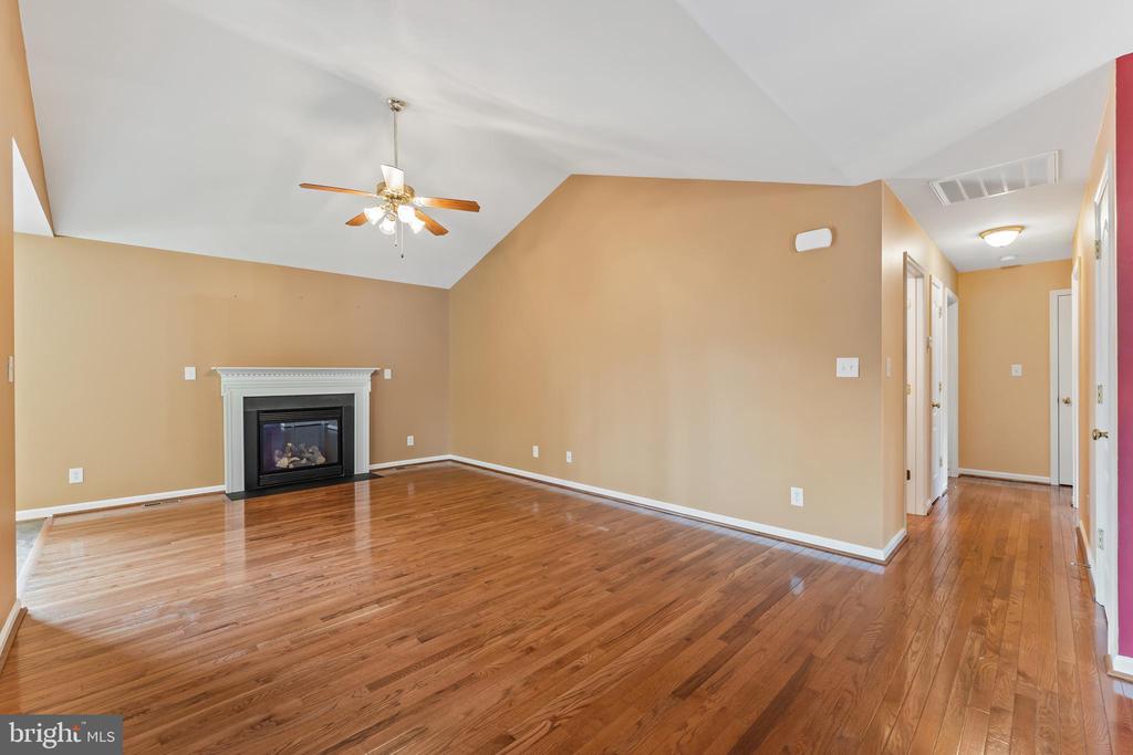 9567 BARBARAS WAY