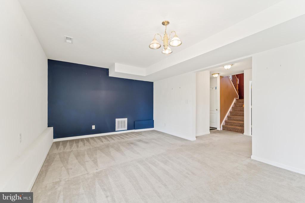 9567 BARBARAS WAY