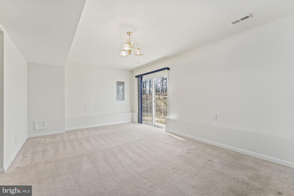 9567 BARBARAS WAY