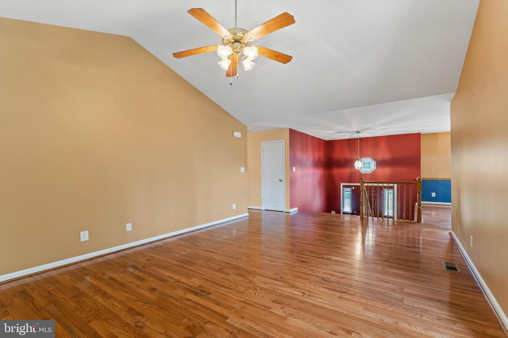 9567 BARBARAS WAY