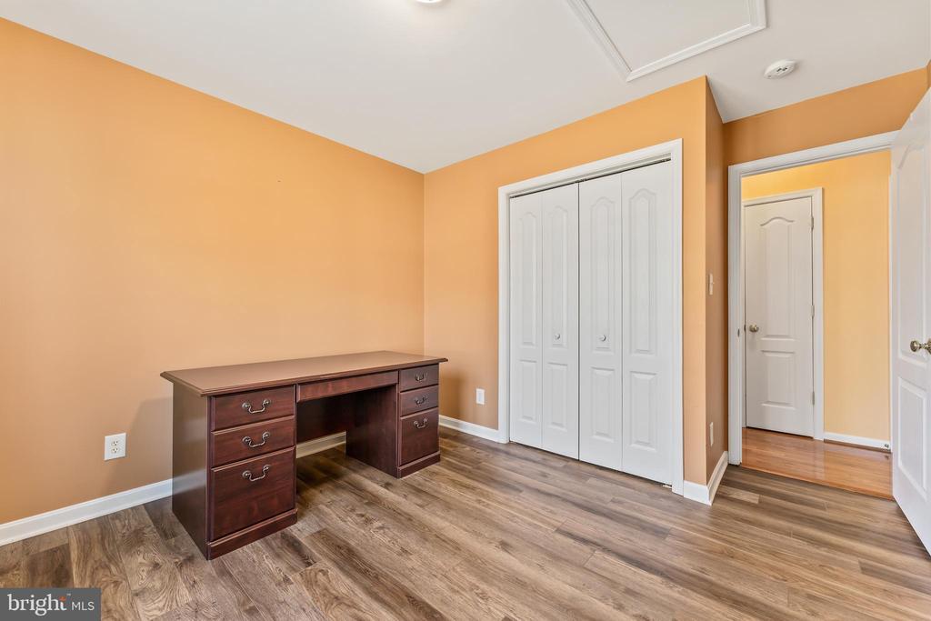 9567 BARBARAS WAY