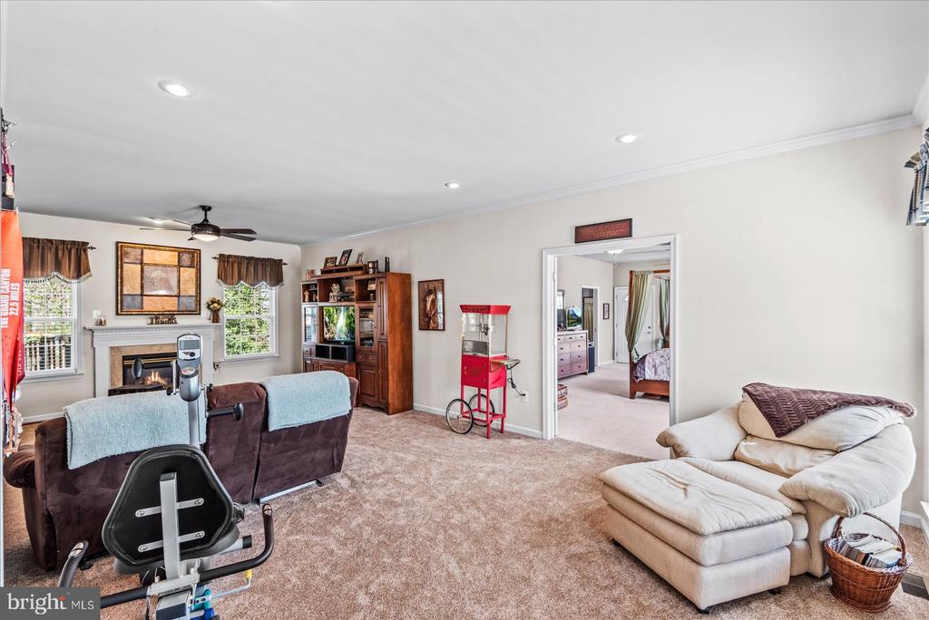 4326 NAVIGATOR LANE