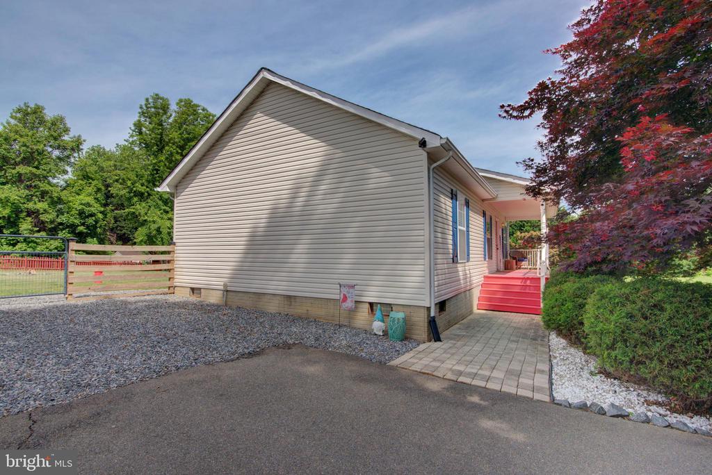 7494 MATTAPONI LANE