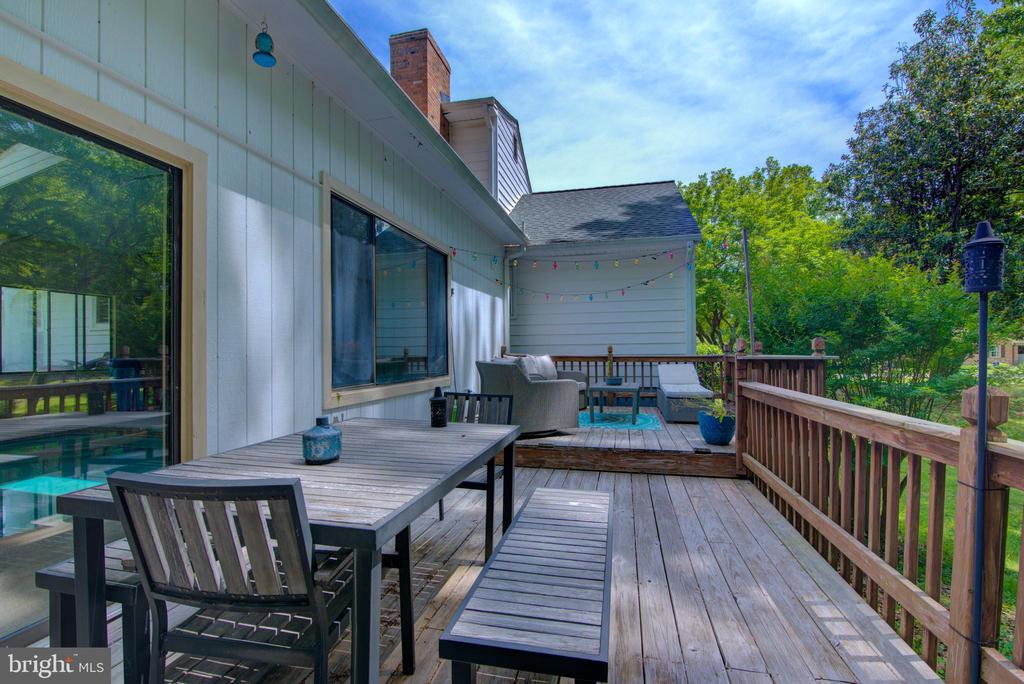 8406 CEDAR LANE