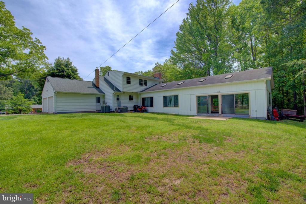 8406 CEDAR LANE