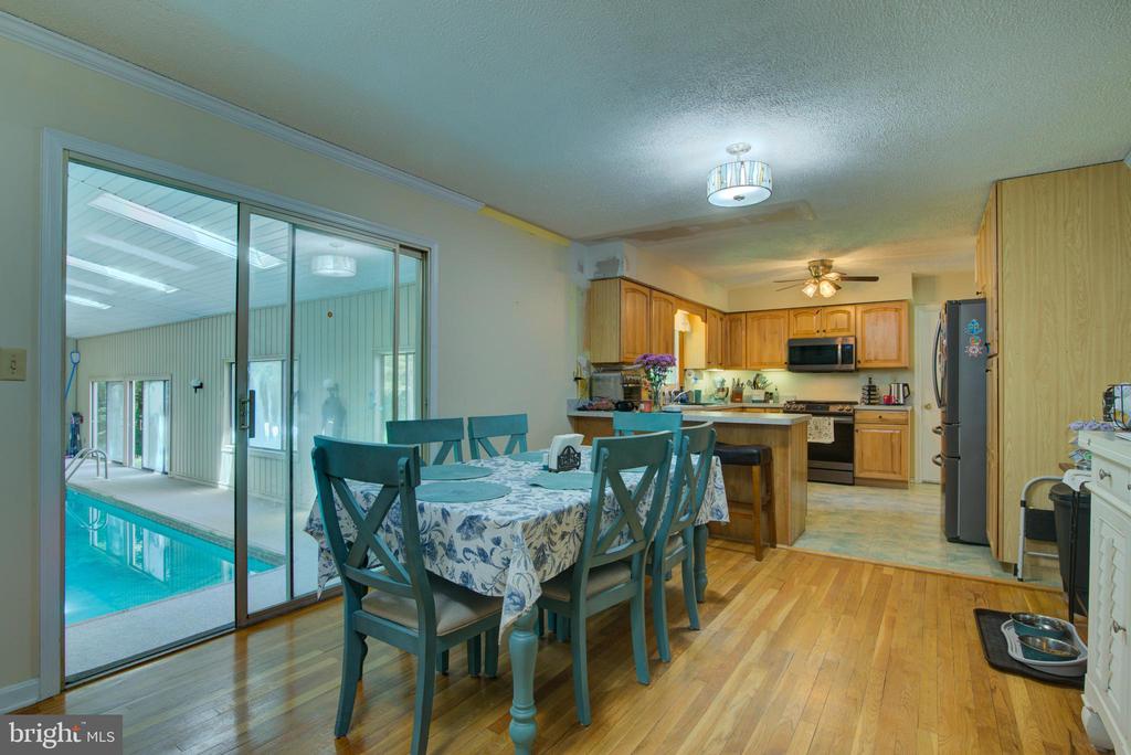 8406 CEDAR LANE