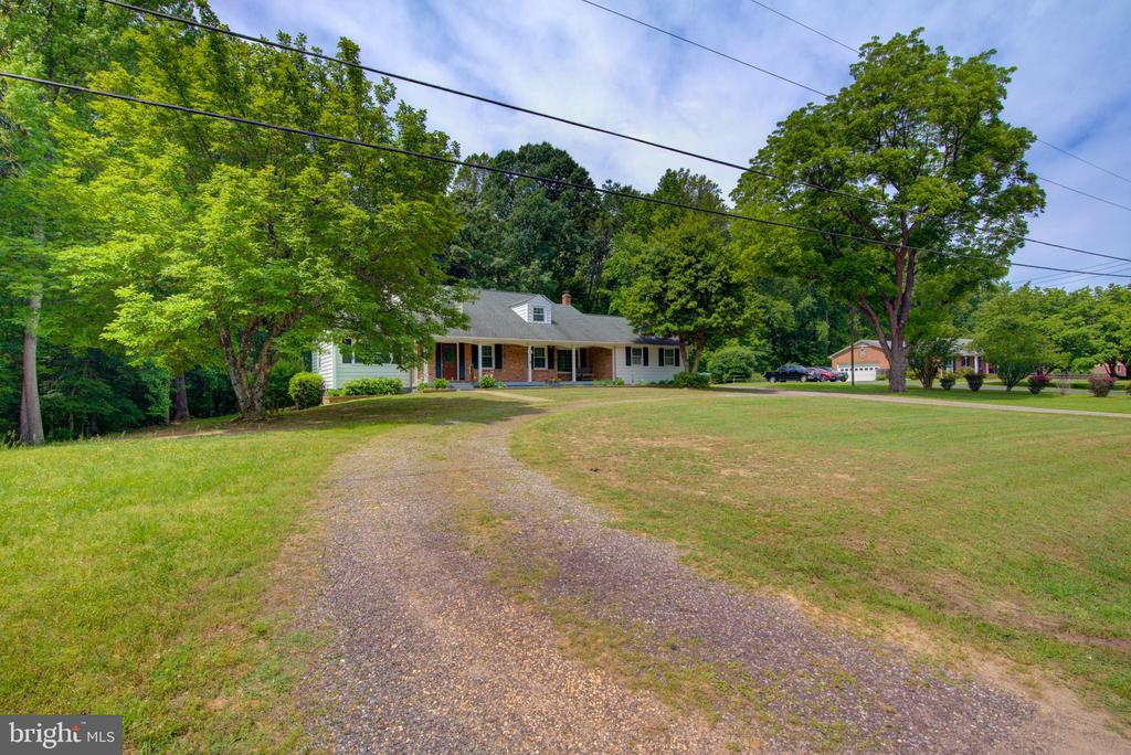 8406 CEDAR LANE