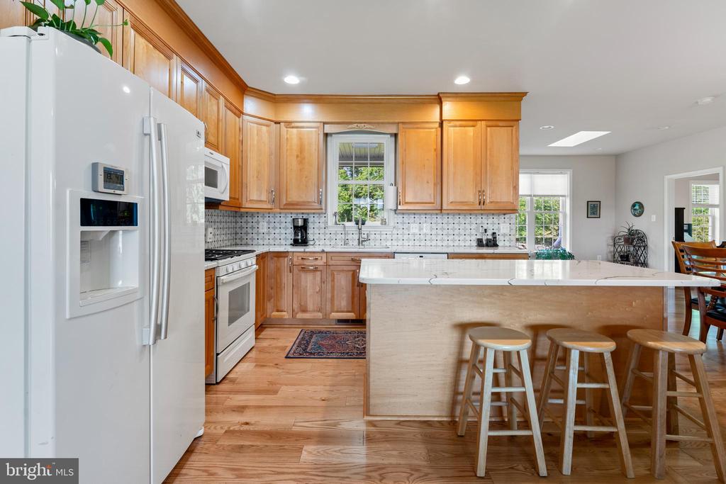 6312 MARINA COURT