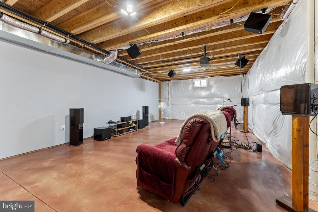 6312 MARINA COURT