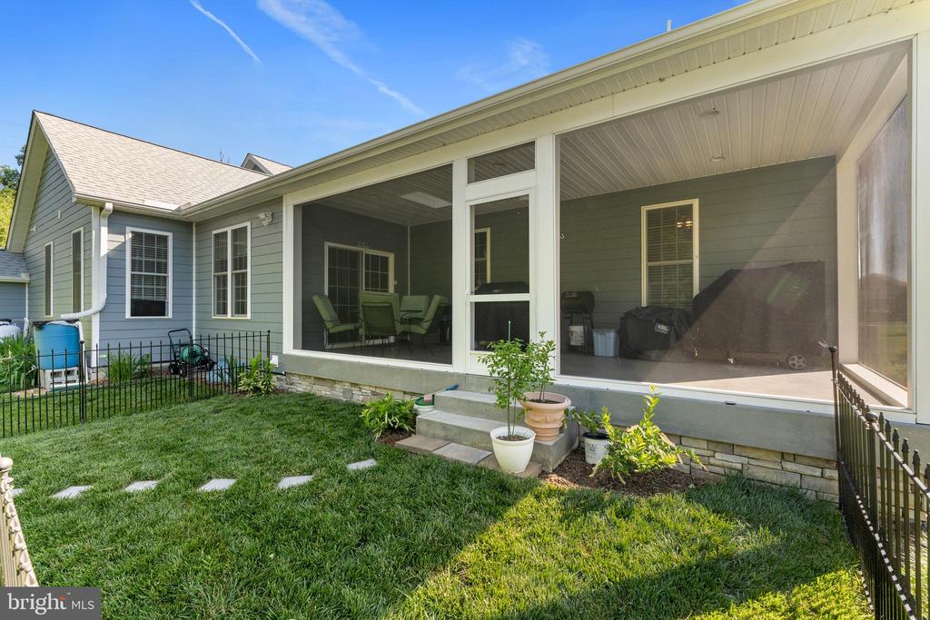 6312 MARINA COURT