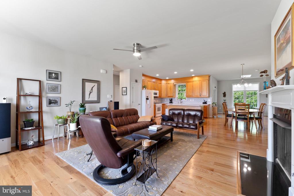 6312 MARINA COURT