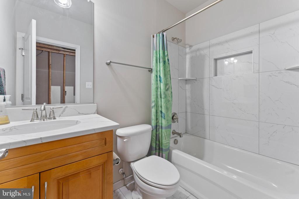 6312 MARINA COURT