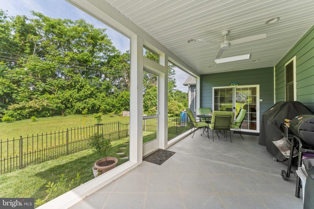 6312 MARINA COURT