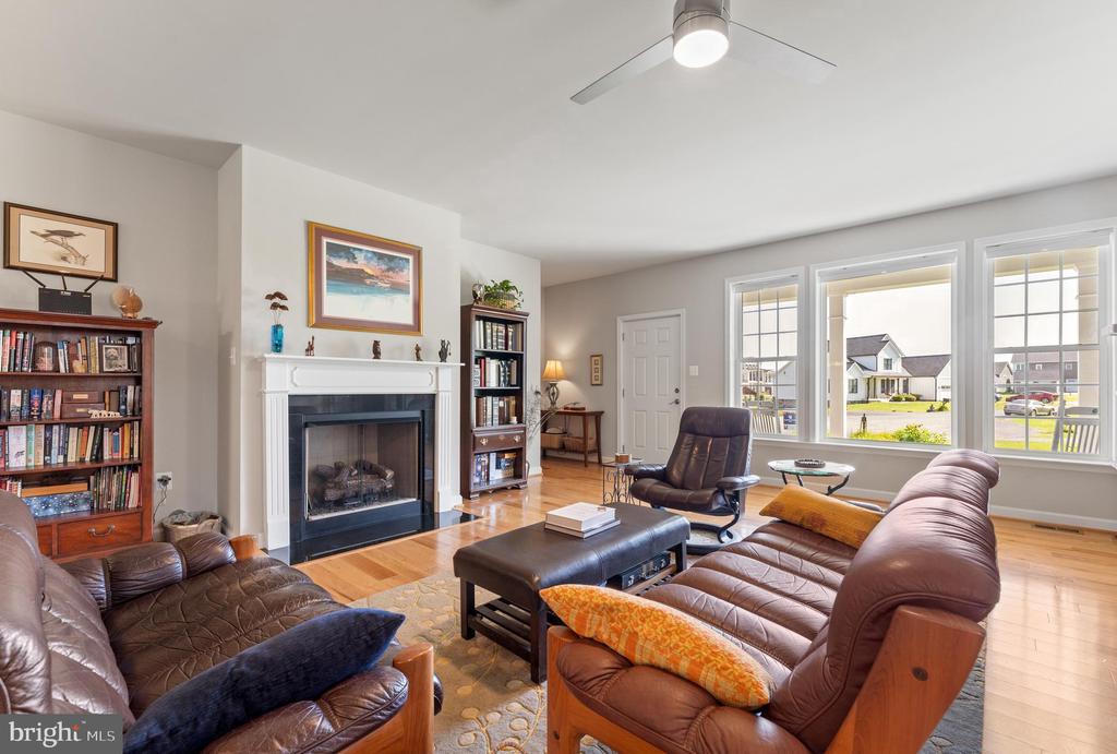 6312 MARINA COURT
