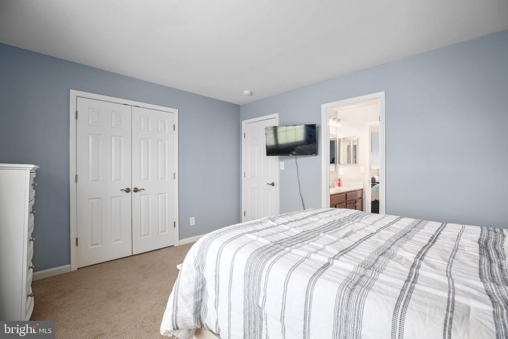 5194 LONGBOW ROAD