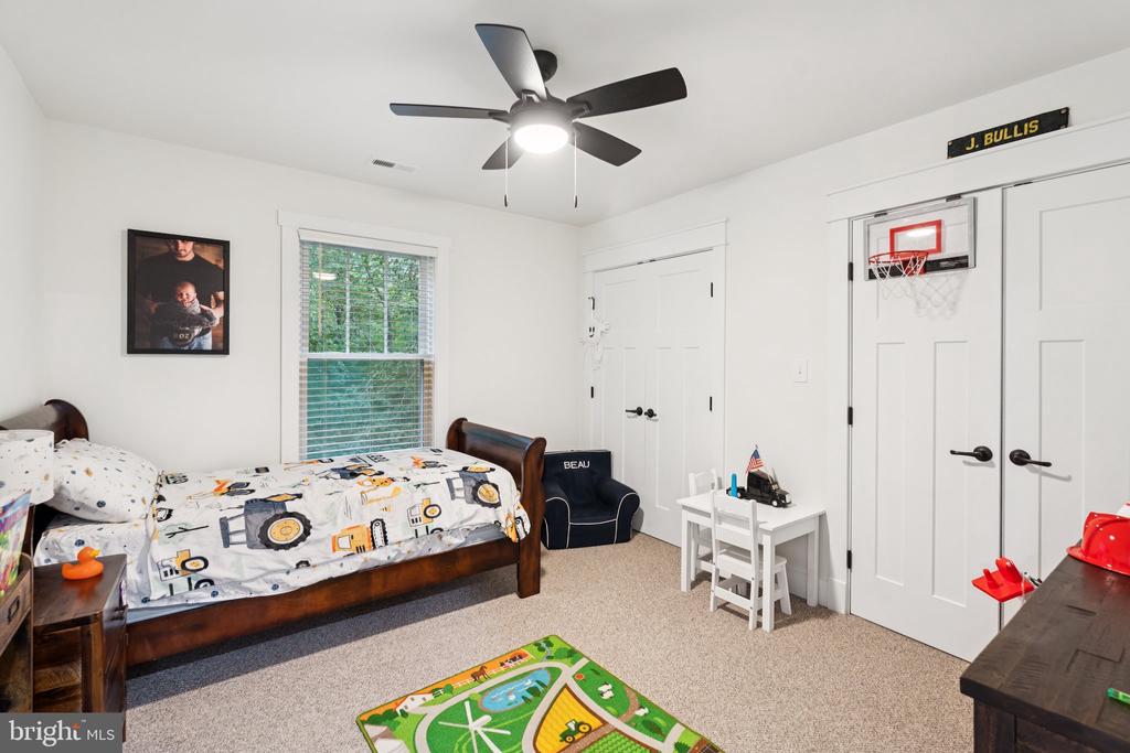 10042 NATURAL GRASS WAY