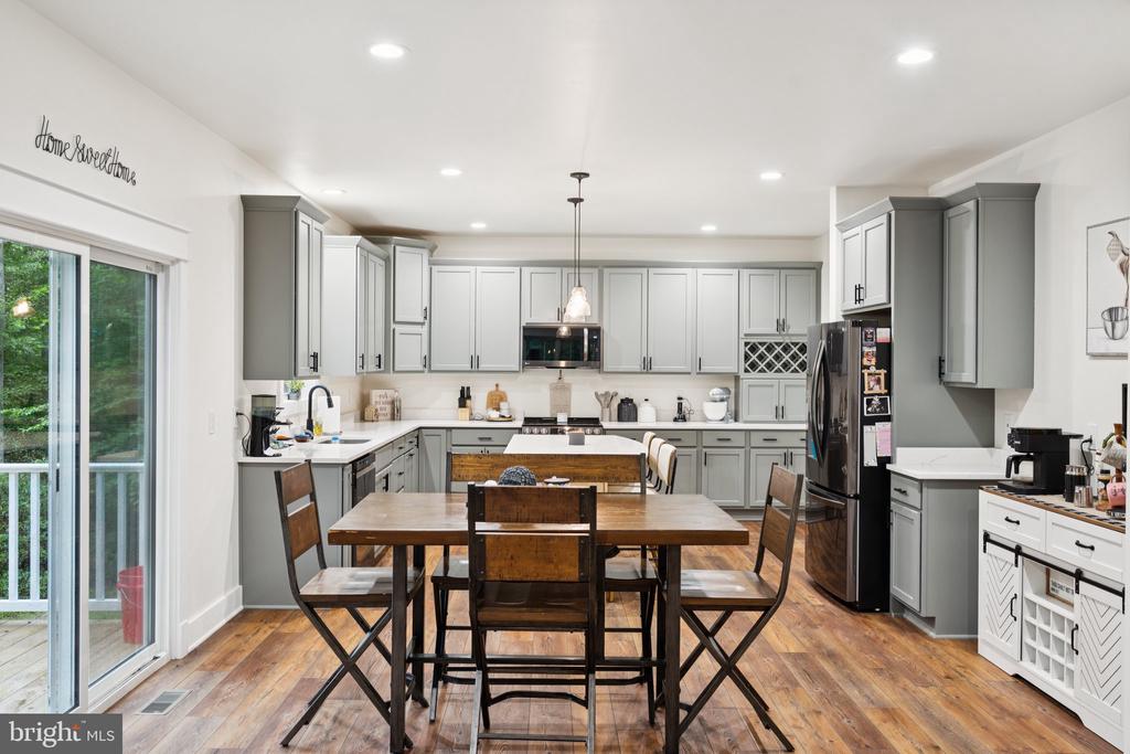 10042 NATURAL GRASS WAY