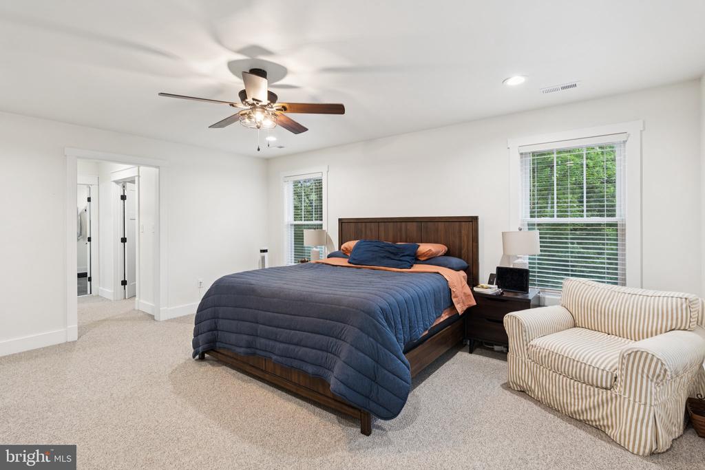 10042 NATURAL GRASS WAY