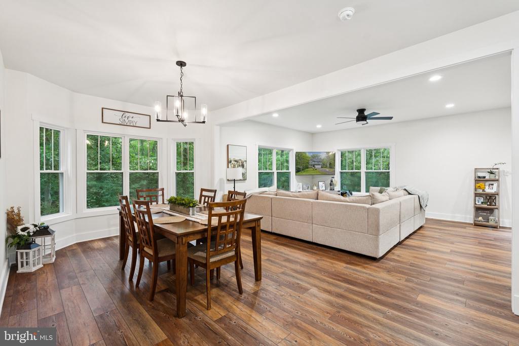 10042 NATURAL GRASS WAY