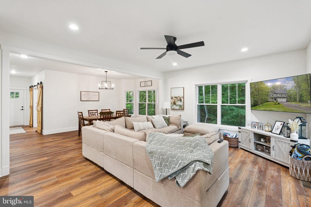 10042 NATURAL GRASS WAY