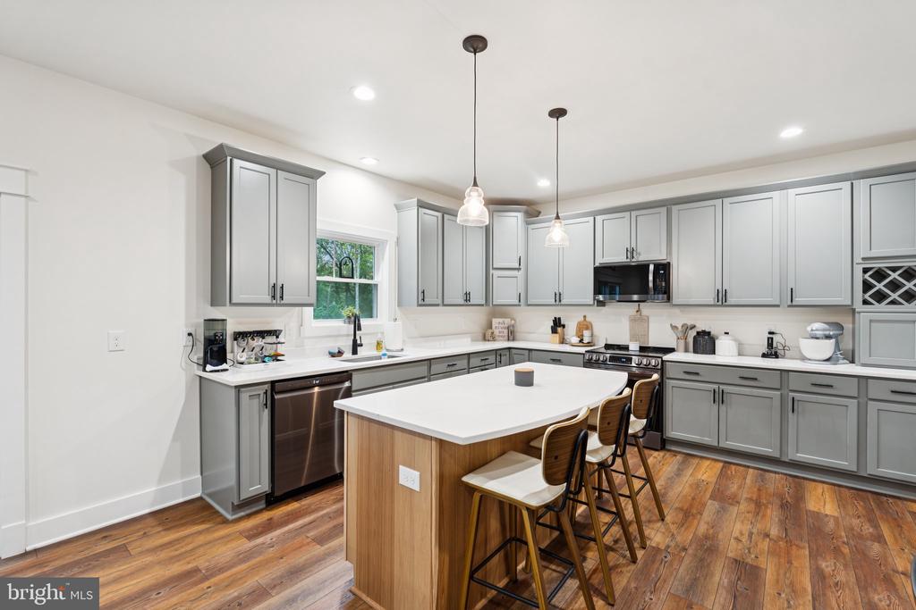 10042 NATURAL GRASS WAY