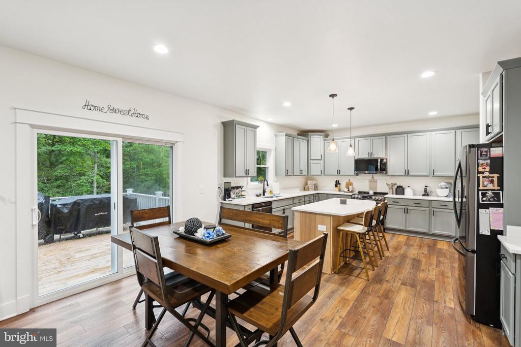 10042 NATURAL GRASS WAY