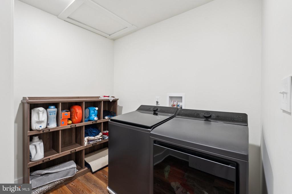 10042 NATURAL GRASS WAY